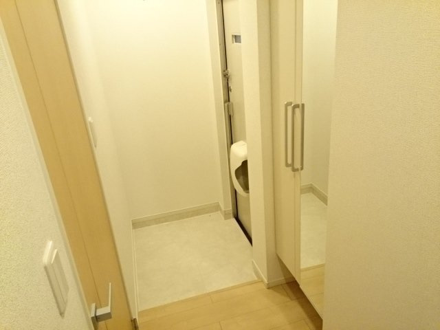 クレスト神崎川の玄関|<!DOCTYPE html>
<html lang="ja">
<head>
    <meta charset="UTF-8">
    <meta name="viewport" content