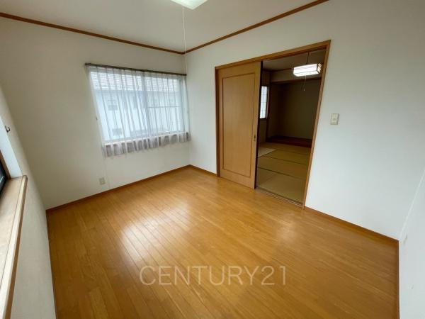 前橋市六供町中古一戸建ての洋室|２階洋室です
