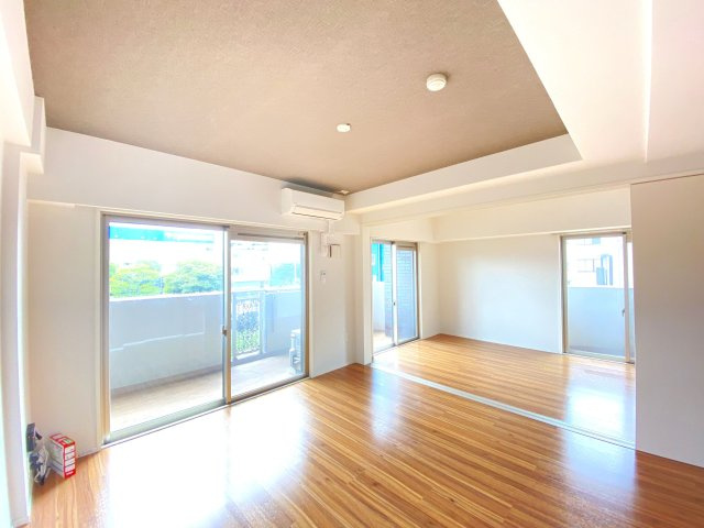 【居間・リビング】 | ブラン シュシュ空港通り