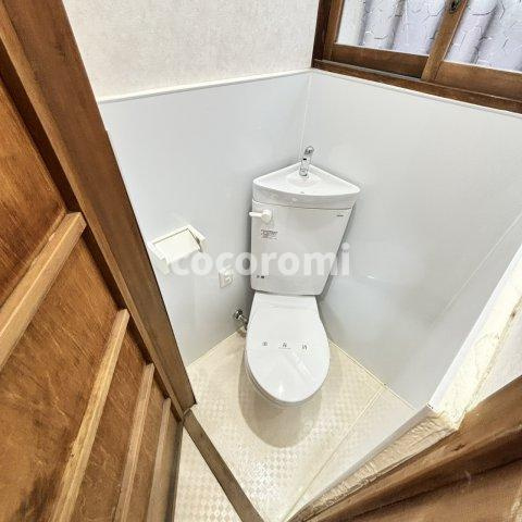 南寺方中通2丁目貸家のトイレ