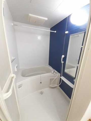 【浴室】 | エアリーメゾンⅢ | きれいなお風呂です