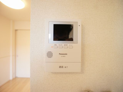 【セキュリティ】 | Ｎ－１Ｂ | 訪問者の確認ができるTVドアホン付きです♪