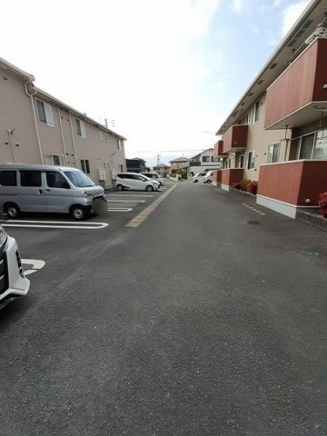 クラシックタウン　Ａの駐車場