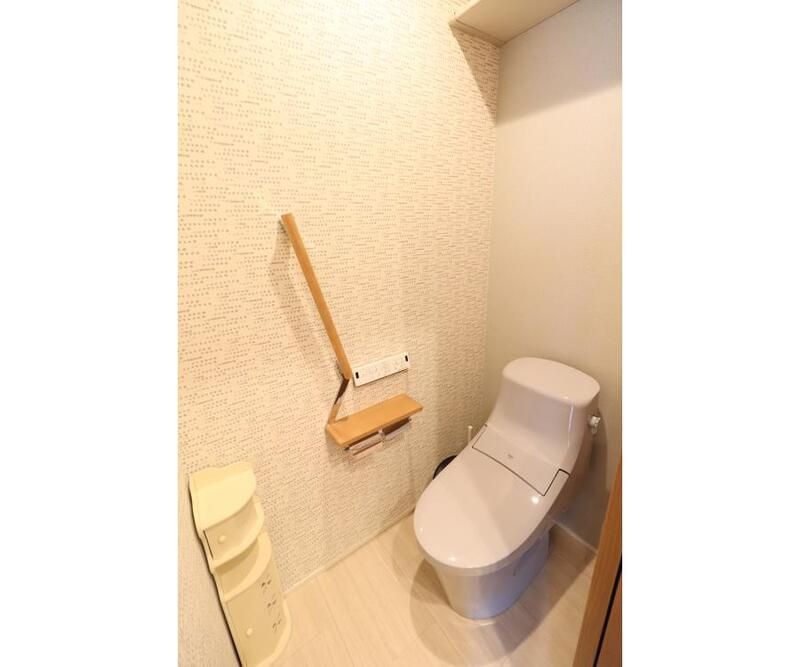門真市元町車庫2台付　戸建のトイレ