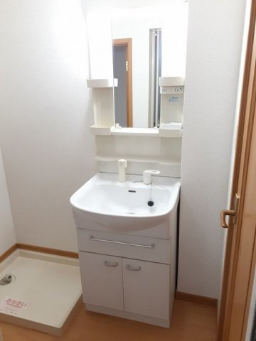 グリーンハイツＩＫＥＤＡ・Ｂの洗面所|スペースが確保できる洗面所です