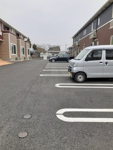 ノースリバーⅡ番館　Ａの駐車場|駐車場完備です