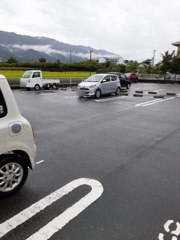 モンターニュＢの駐車場|駐車場があるので、車を買う予定の方も安心です