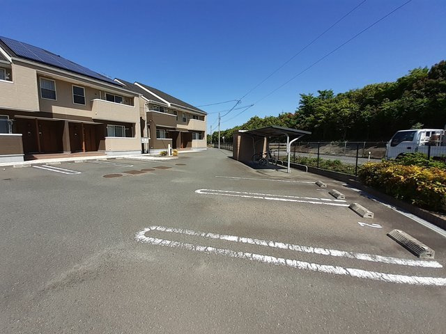 グランフィールド甘木Ａ棟の駐車場|駐車場完備です