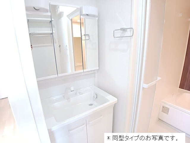 ルミエールの洗面所|脱衣スペースもあります