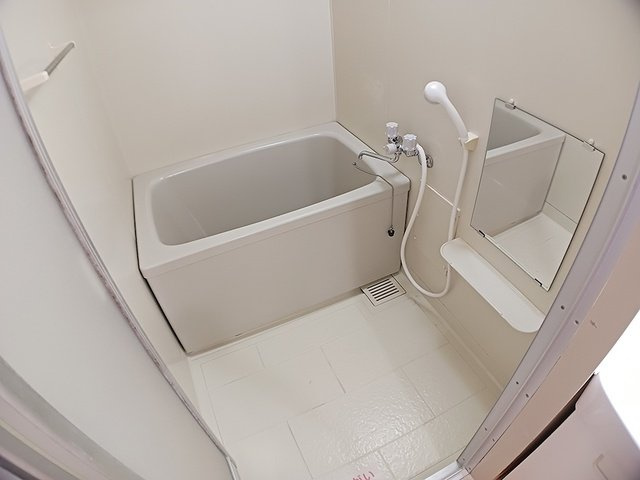 グリーンハイツの浴室|コンパクトで使いやすいお風呂です