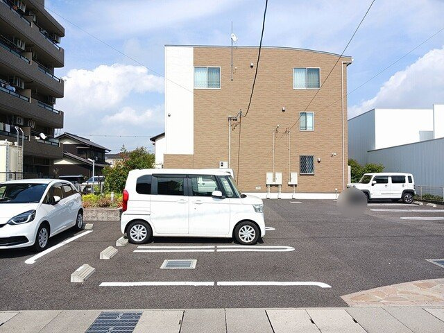 ＵＨ浅野の駐車場|駐車場があります
