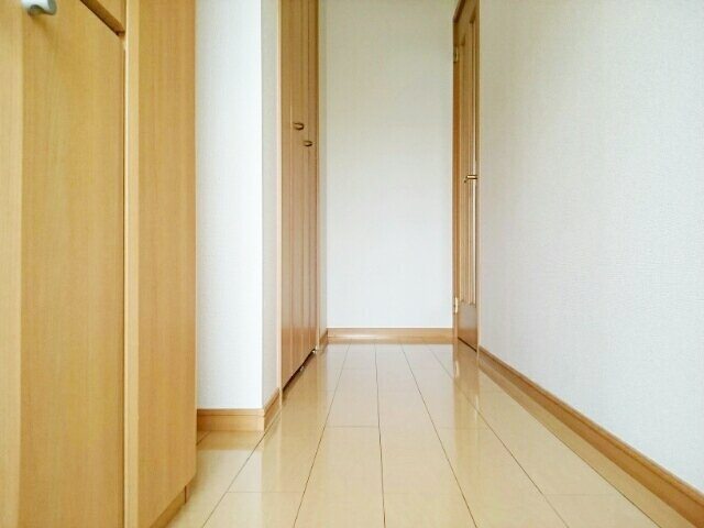 プラシードＢの玄関|ゆったりとした玄関です