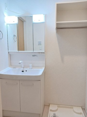 エヴァーグリーンⅡの洗面所|忙しい朝には欠かせない洗面所です