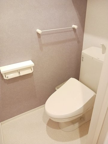 エヴァーグリーンⅡのトイレ|ゆったりとした空間のトイレです