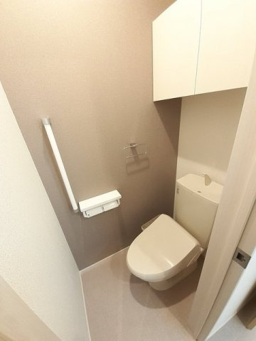 クオーレＣのトイレ|落ち着いた色調のトイレです