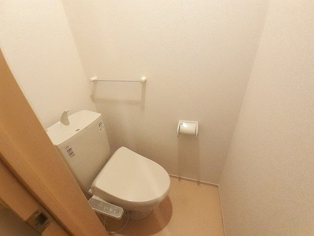パークサイド東新町Ａのトイレ|落ち着いた色調のトイレです