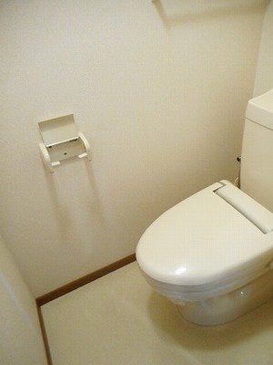 エレガント・カーサⅡのトイレ|落ち着いた色調のトイレです