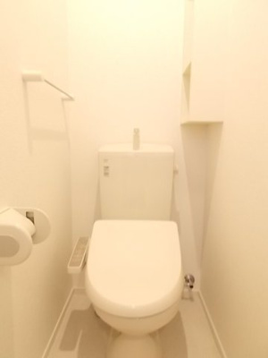 【トイレ】 | メゾンドリヴェール | ゆったりとした空間のトイレです