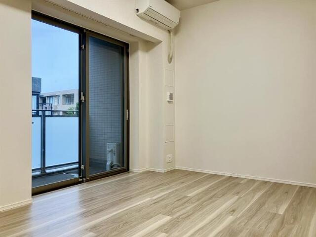 ウエリス市谷加賀町の居間・リビング