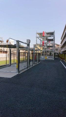 【駐車場】ファーストフィオーレ江坂ラディール