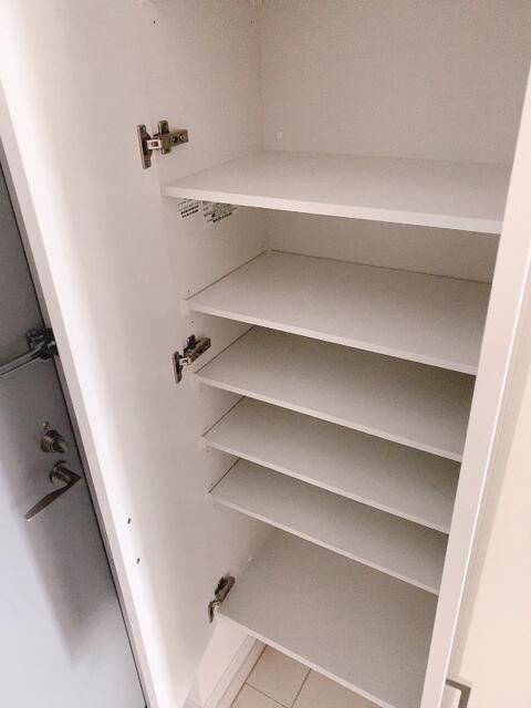 リヴシティ横濱蒔田弐番館の収納