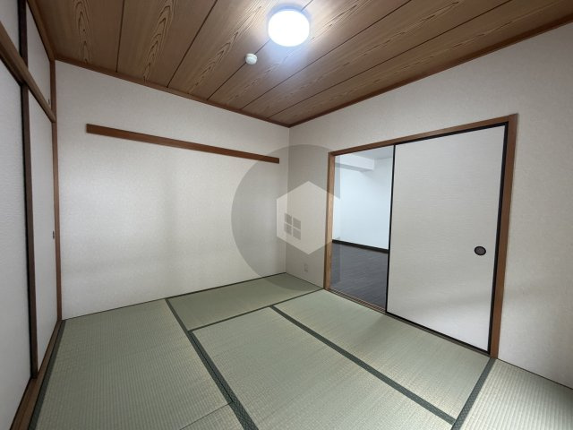 ロイヤルヒルズの和室
