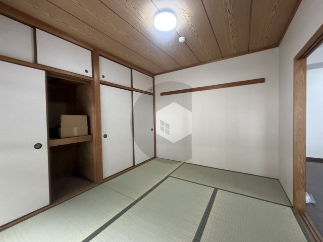 ロイヤルヒルズの和室