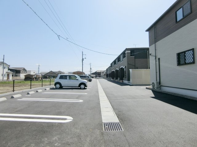 ミニョン　ルーク・ネオ　Ⅲの駐車場