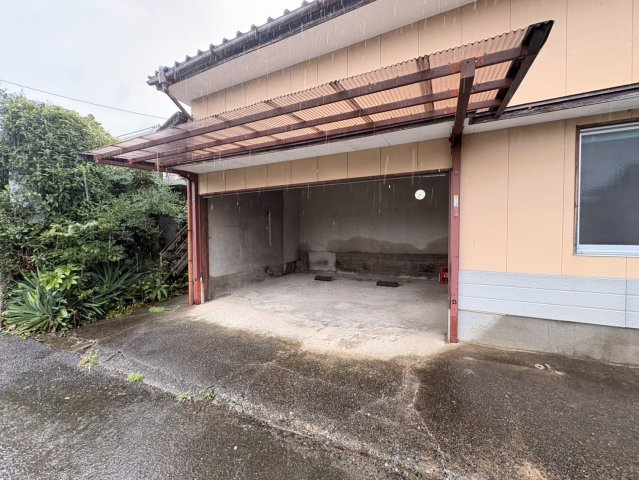 広々倉庫‼　事務所付き倉庫　八女市黒木町の駐車場