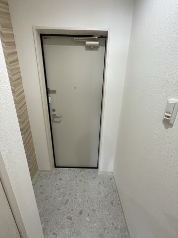 フォレストクリエオーレ上島町弐番館の玄関