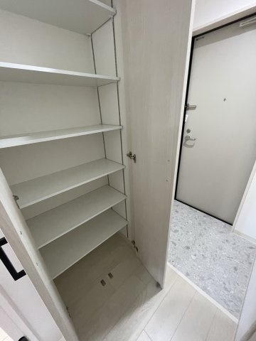 フォレストクリエオーレ上島町弐番館の収納