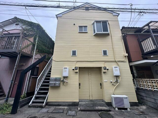 横浜市保土ケ谷区西久保町のアパートの外観