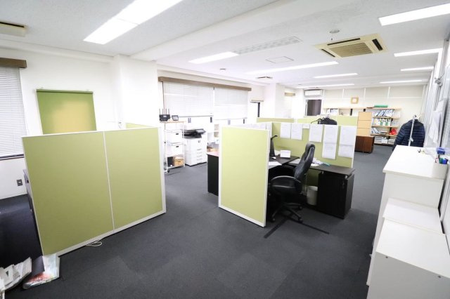 グローリーワン寿、２階のその他|事務所スペース。一番奥には倉庫につかえる小部屋があります
