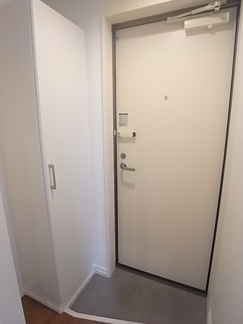 maison de cercleの玄関