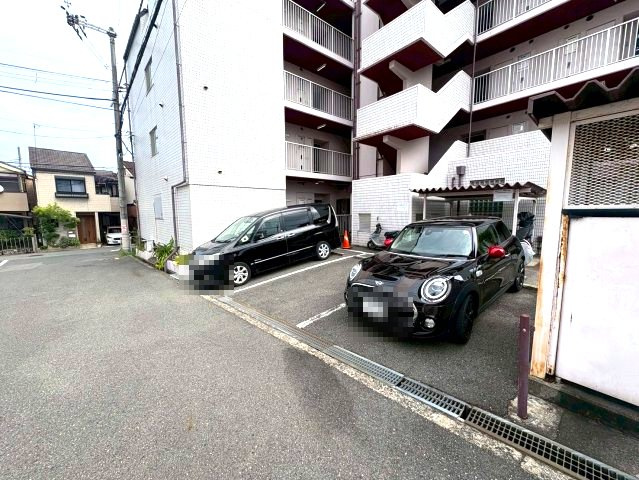 アメニティ藤井寺の駐車場
