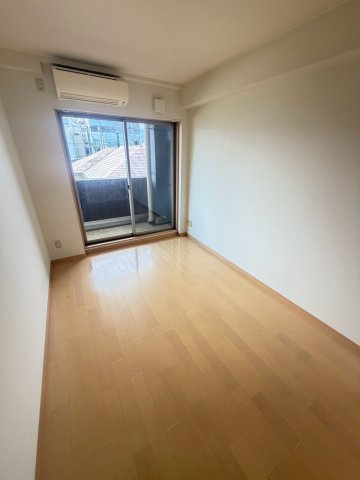 西宮北口ビルくすの木の寝室