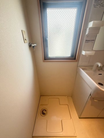 西宮北口ビルくすの木の玄関