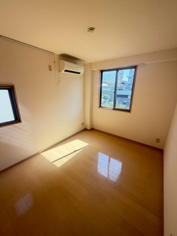 西宮北口ビルくすの木の寝室