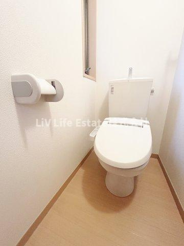 富士町４丁目貸家戸建のトイレ