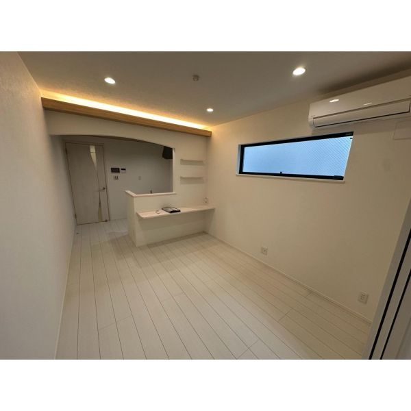 ヴィクトリアレジデンス高砂の居間・リビング