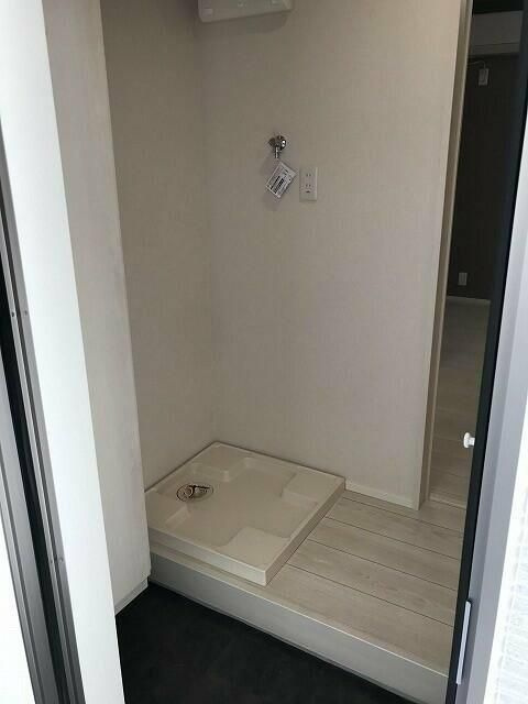 カインドネス港南２号棟の玄関