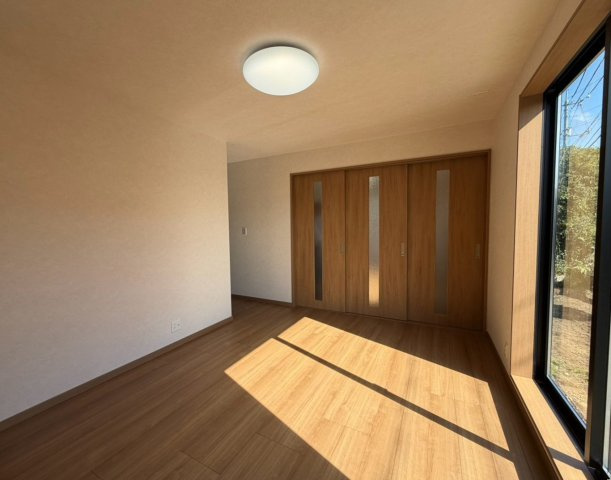 山口市矢原755-16 リノベーション中古住宅のダイニング|売主提供写真。ダイニング（間仕切りを閉じた状態）。