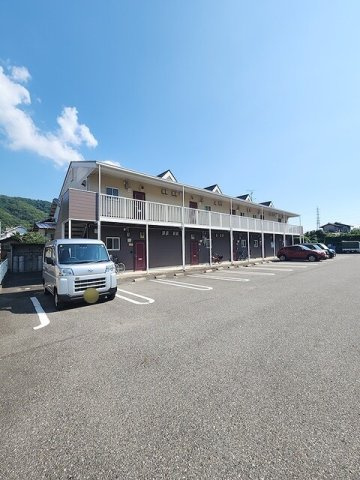 コーポ安芸の駐車場|駐車場があります