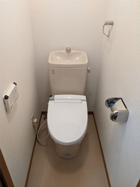 エルシオンⅡのトイレ|清潔感のあるトイレです