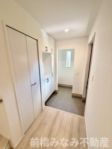 【新築】高崎市倉賀野町　限定１棟　ハートフルタウン　新築建売の玄関|ゆったりとした玄関です