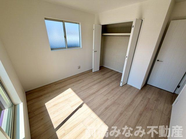 【新築】高崎市倉賀野町　限定１棟　ハートフルタウン　新築建売の洋室|落ち着いた色調の洋室です