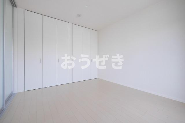 プログレス新鶴見の洋室