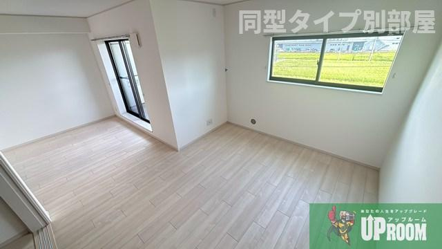 レーヴ稲沢の居間・リビング