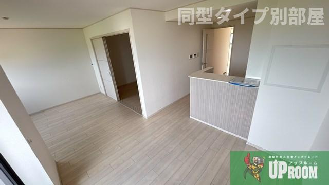レーヴ稲沢の居間・リビング