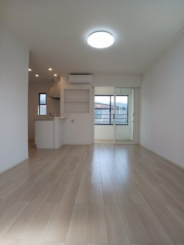 ＭｏｄｅｒｎＶｉｌｌａ二の岡Ａの居間・リビング